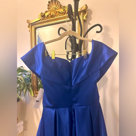 A-line Elegant Off-Shoulder Blue Gown - Picture 10 of 15